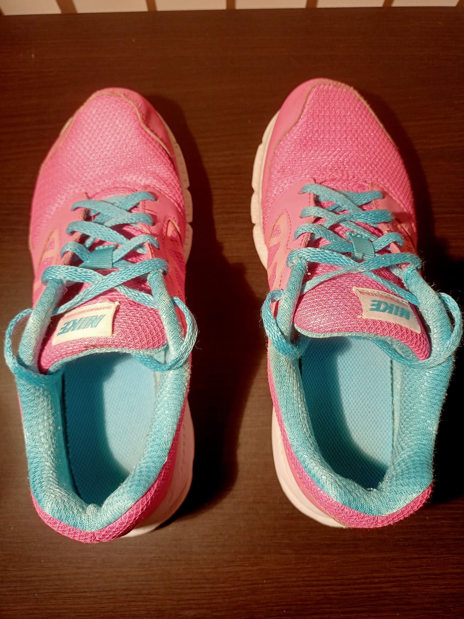 Buty Nike lekkie  dziewczęce sportowe do biegania rozmiar 36