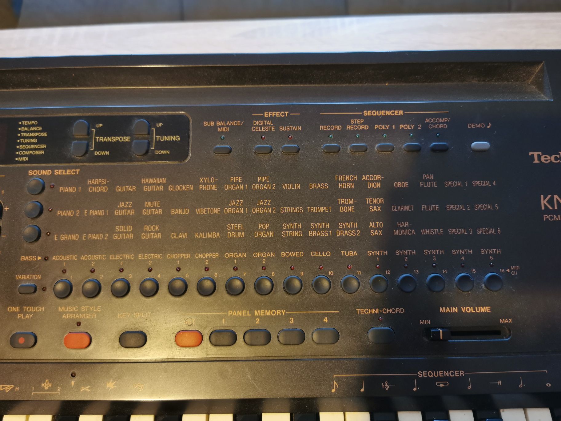 Keyboard Technics KN 440