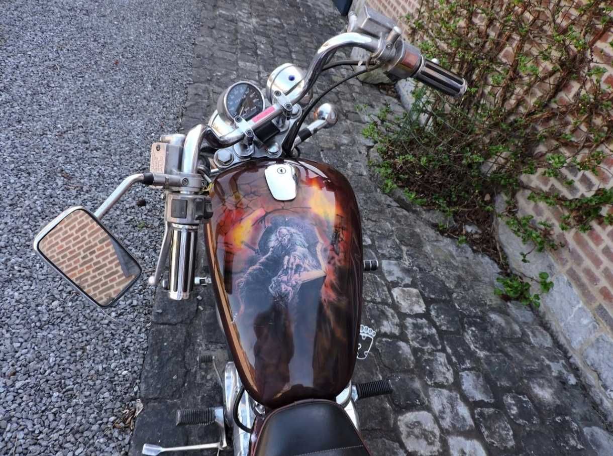 Motor Suzuki intruder