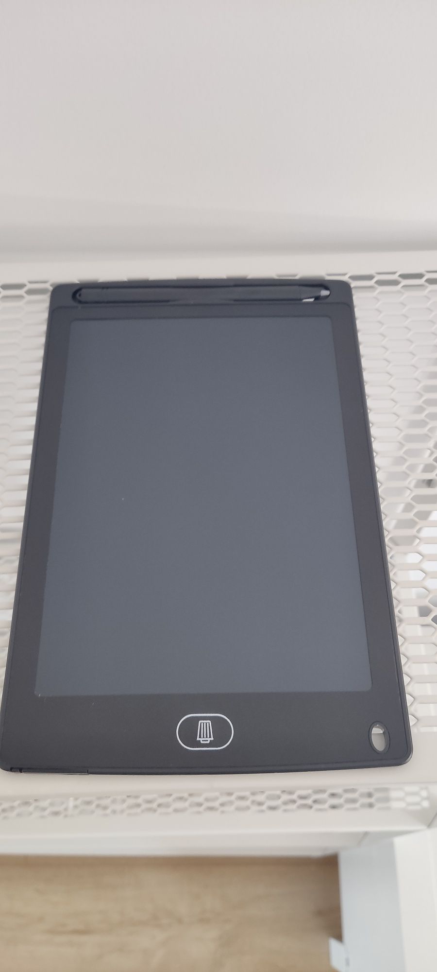 Tablet edukacyjny 8.5 cala