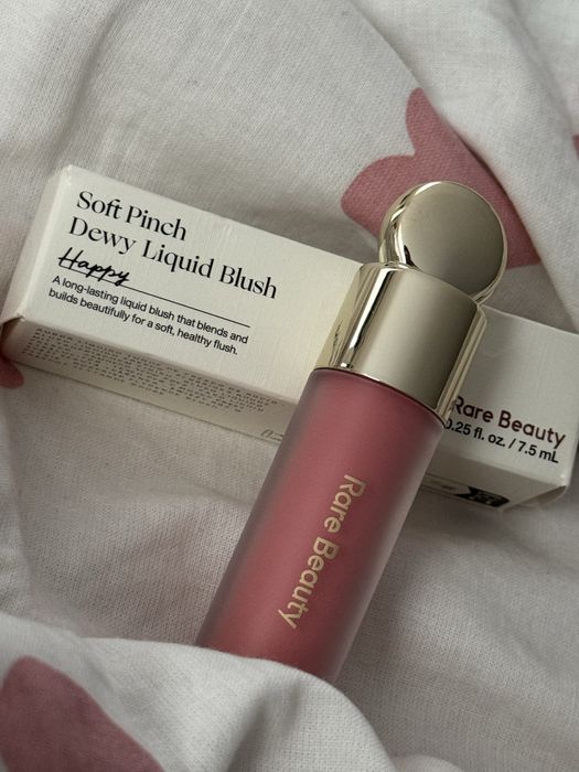 rare beauty blush róż happy
