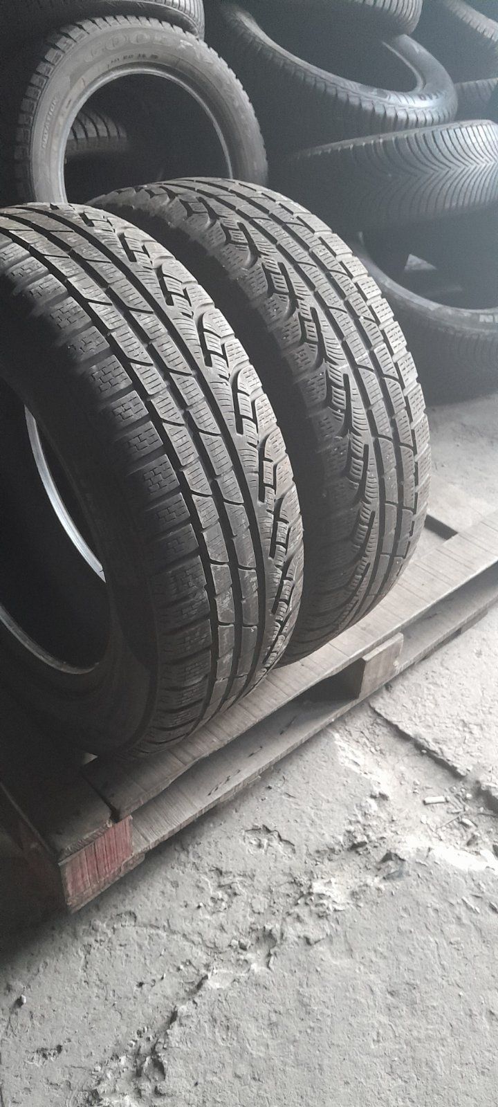 225.60.17 Pirelli 2шт зима БУ склад шины резина 60 R17 Шиномонтаж Харь