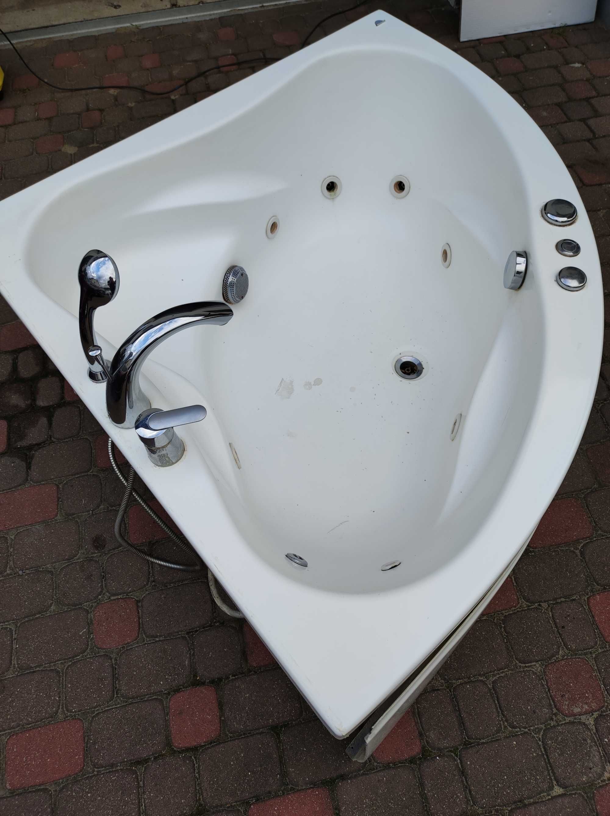 Wanna z hydromasażem