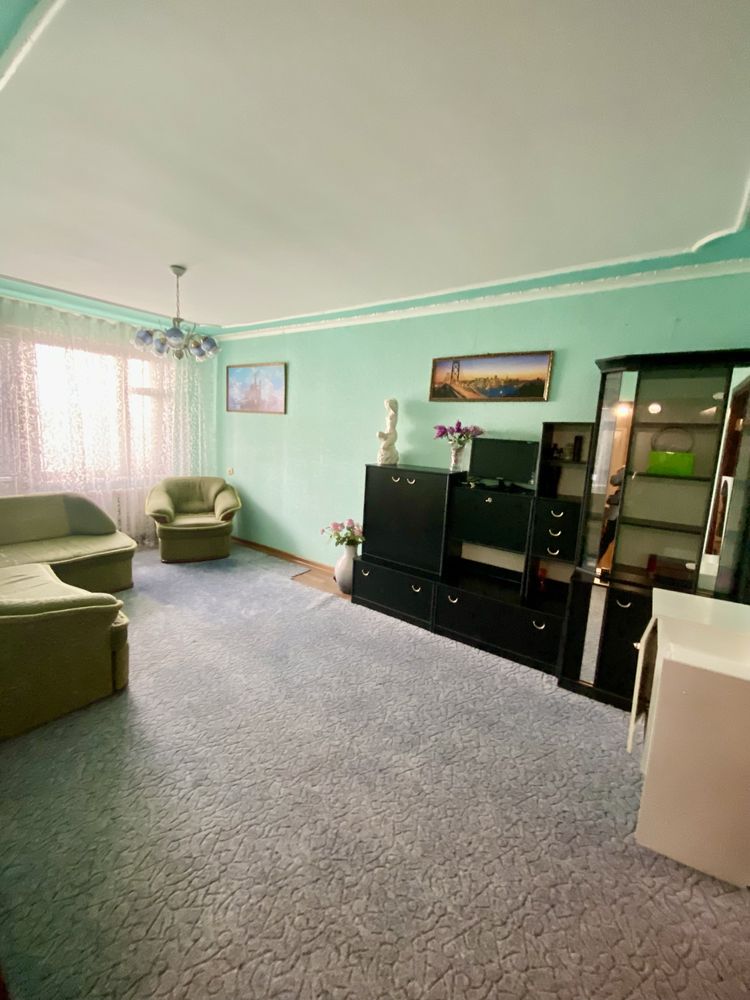 Продам 3-и кімнатну квартиру на гостиннице Киев