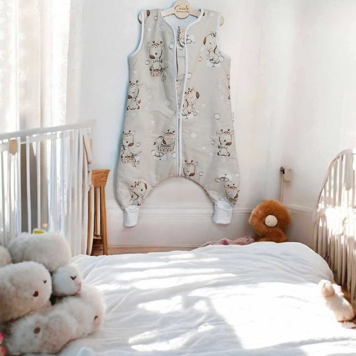 Śpiworek z nogawkami standard 1 tog rozmiar 68-80 wzór -Żyrafa Beżowa