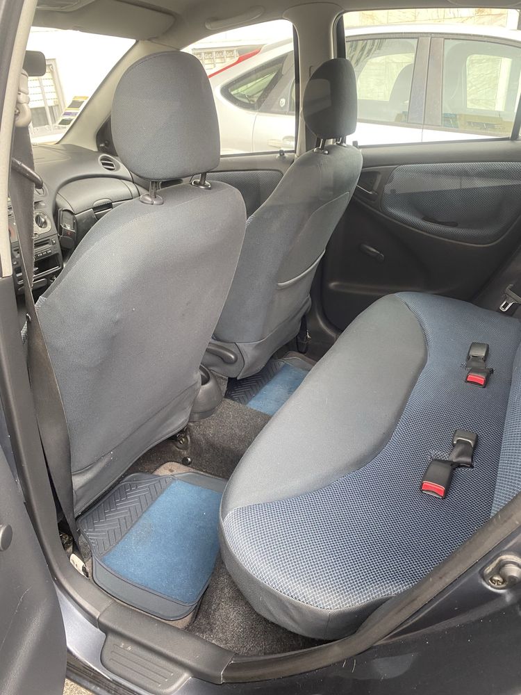 Toyota Yaris  1.0 VTTI de setembro de 2004