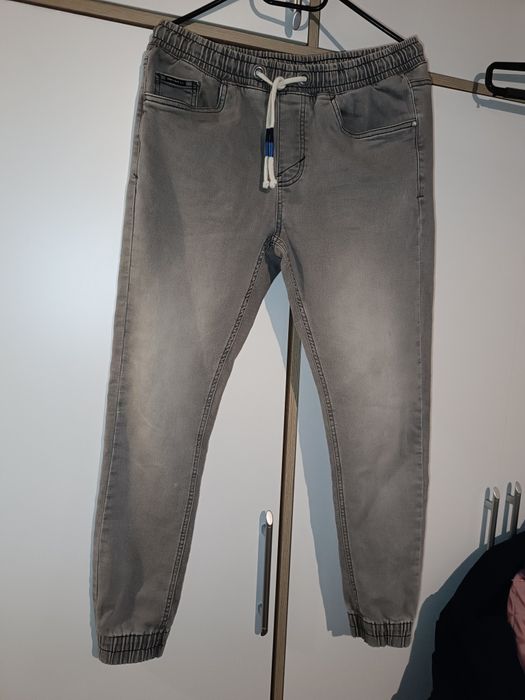 Joggery dżinsy 30