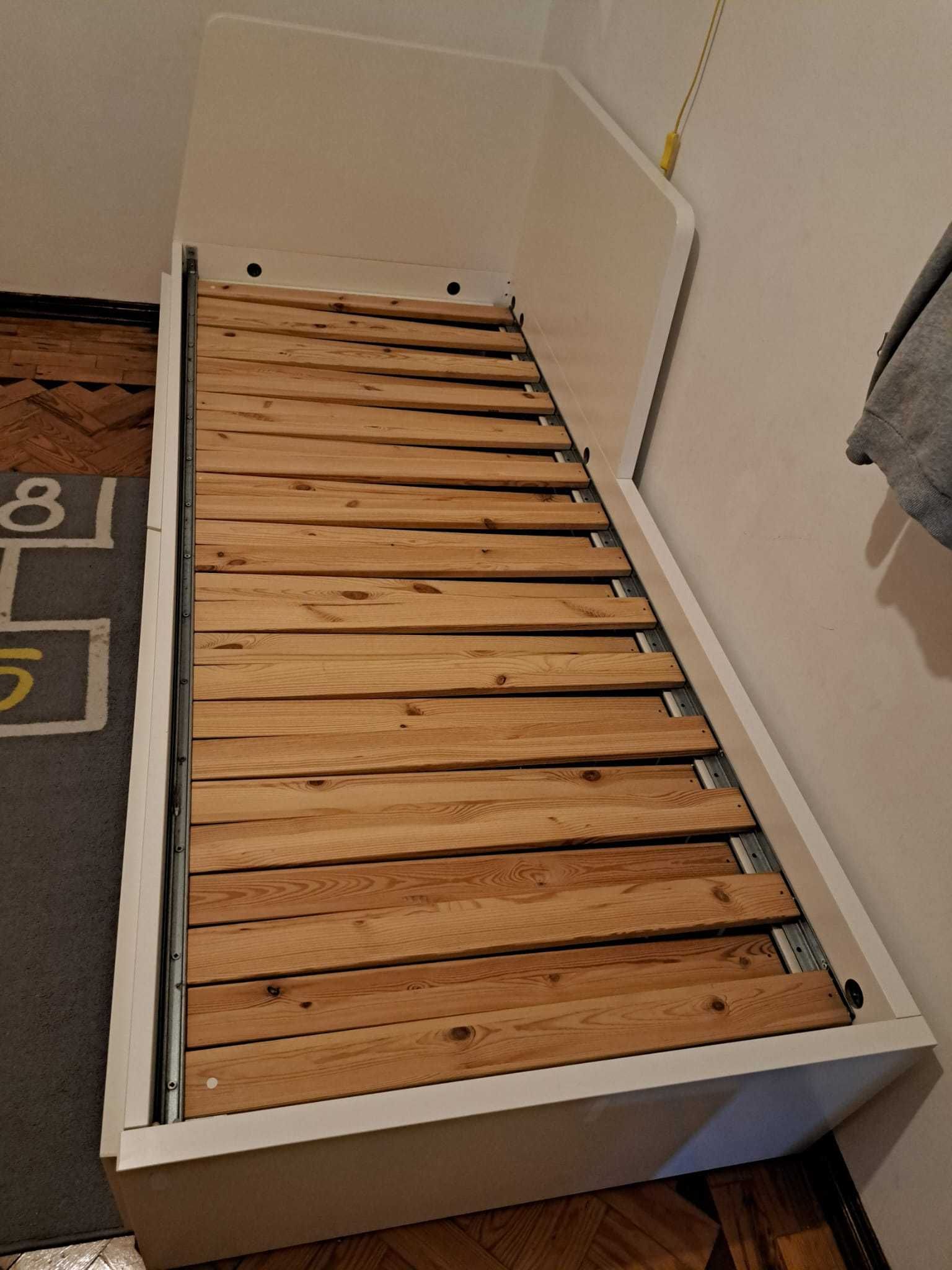 Cama IKEA FLEKKE extensível com gavetas