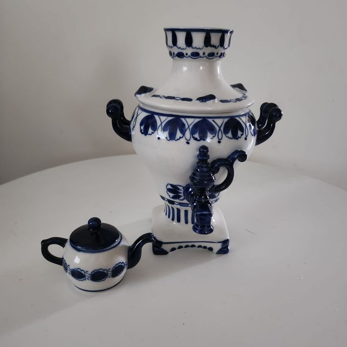 Samowar porcelanowy ozdobny Gżel