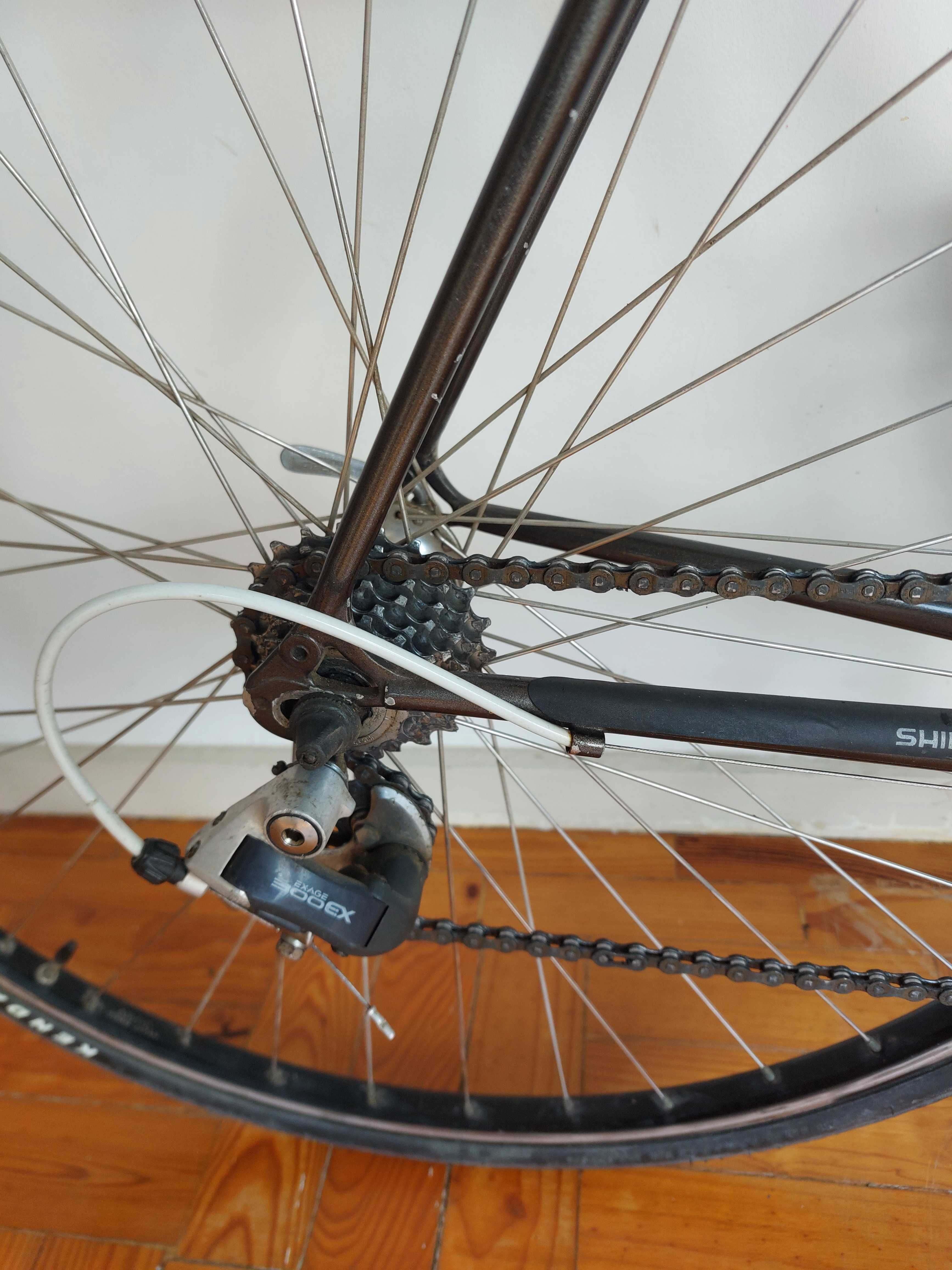 Bicicleta de estrada clássica (final de 80, início 90) em aço