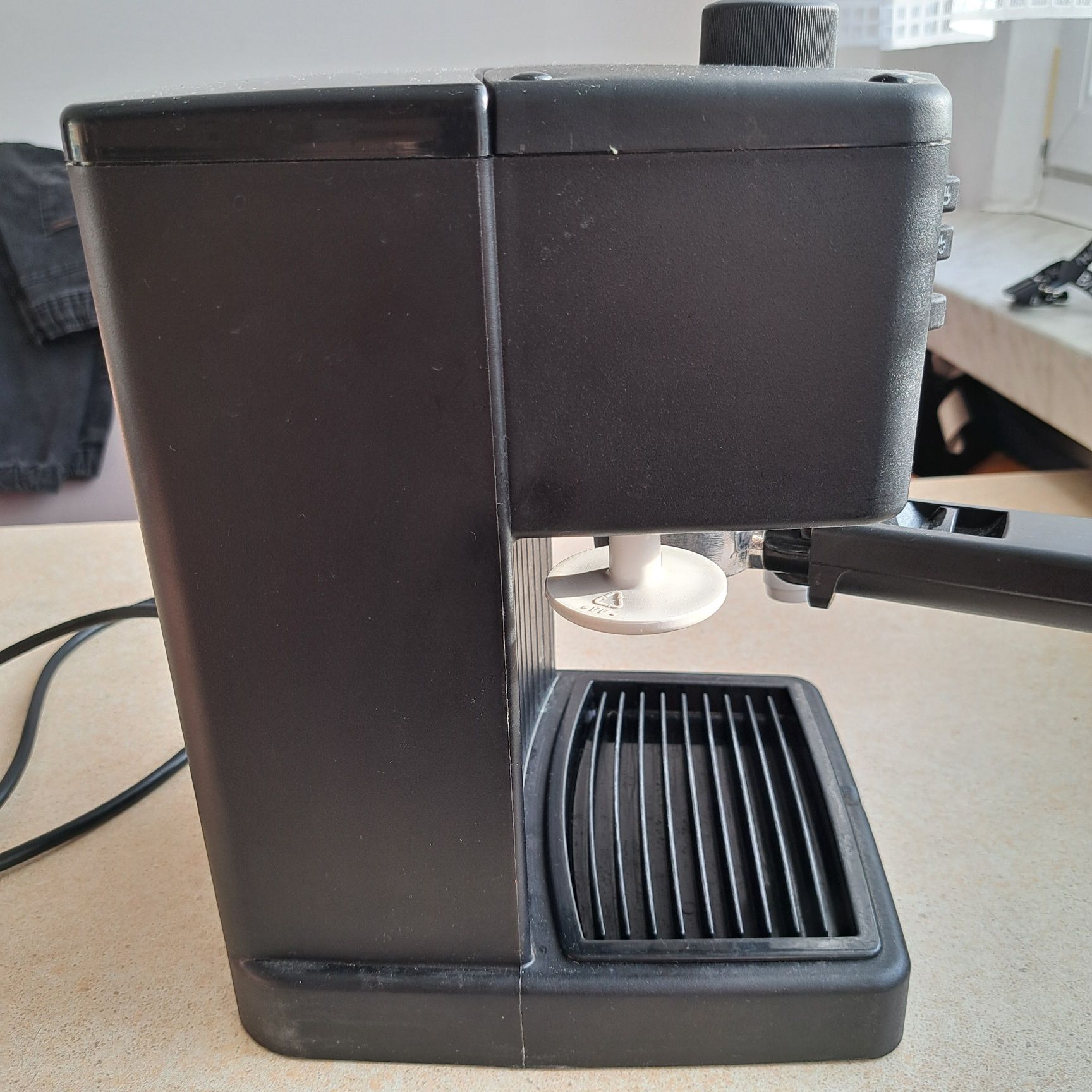 ekspres kolbowy De'longhi CAFFE VENETO
CAFFE VENETO