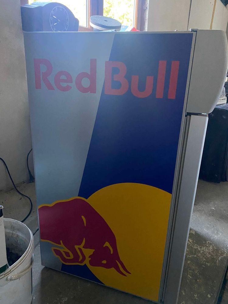 Chłodziarka lodówka Liebherr REDBULL