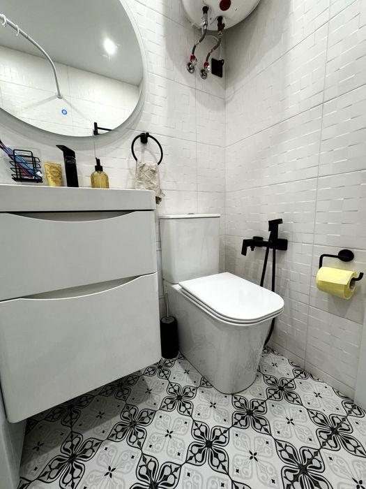 Продаж двокімнатної квартири з ремонтом в центрі міста