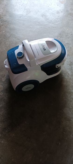 Aspirador a água. Praticamente novo. Usado 3 vezes.