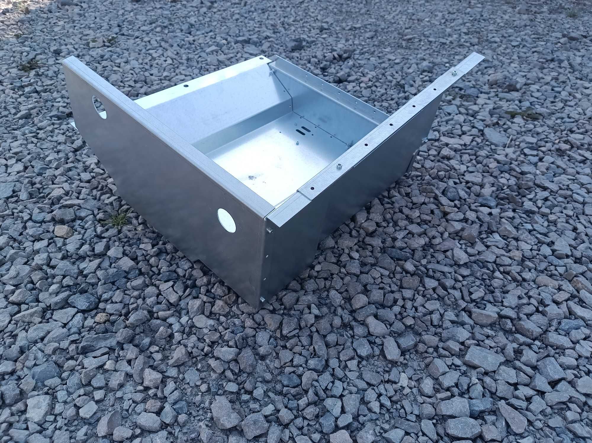 Box Batery / Skrzynka akumulatora Land Rover Defender
