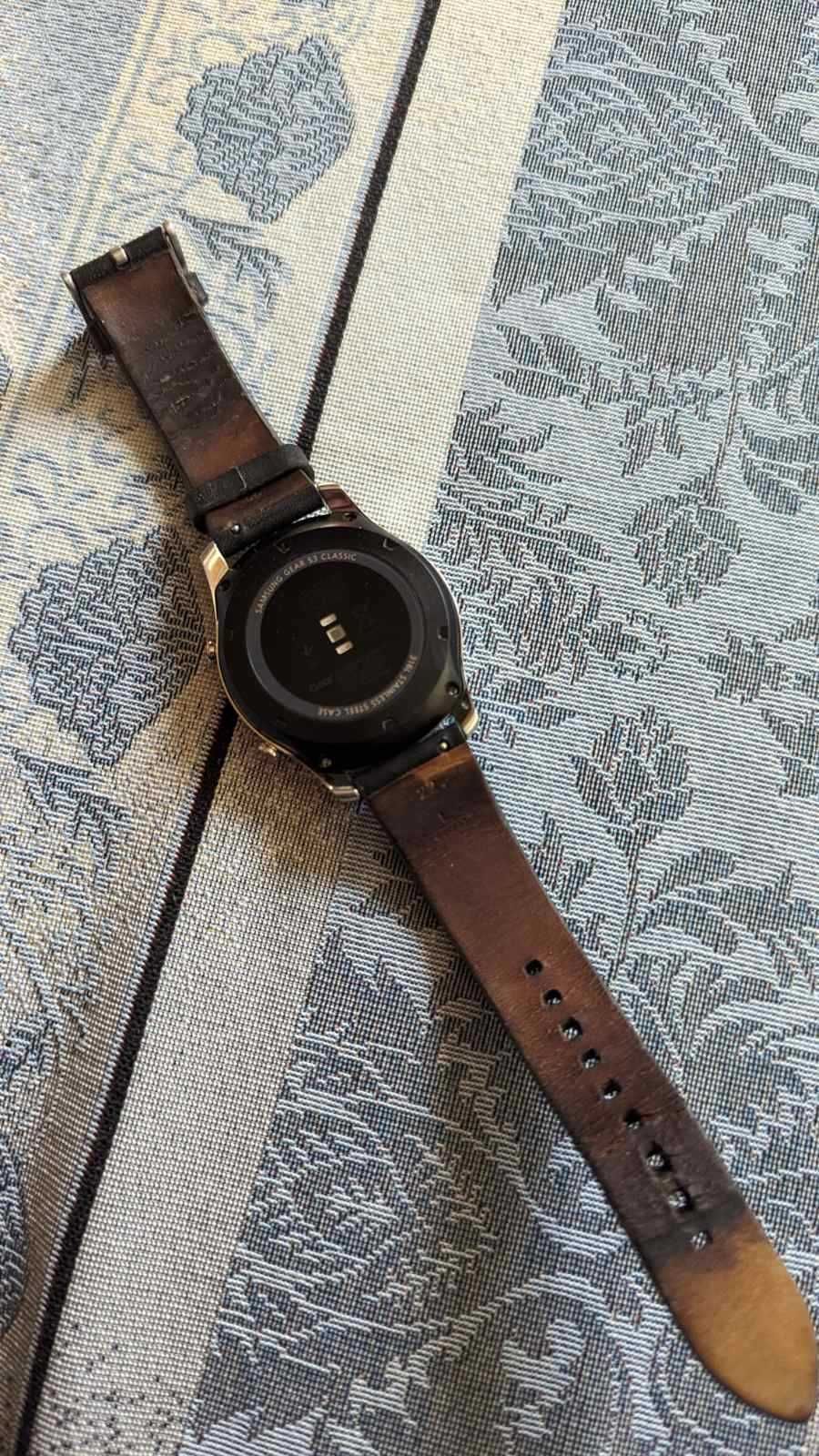 Смарт-часы Samsung Gear S3 Classic