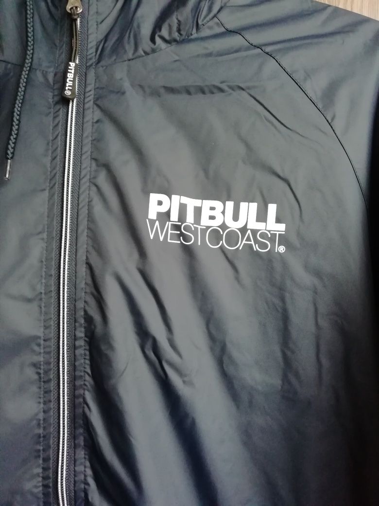 Nowa kurtka wiatrowka marki Pitbull.