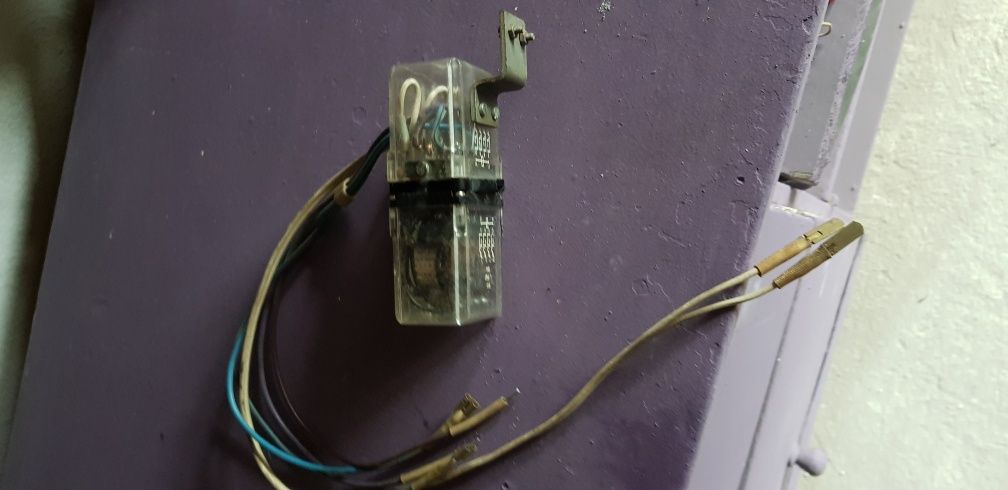 Przekaźnik elektromagnetyczny r15 4pdt 10a