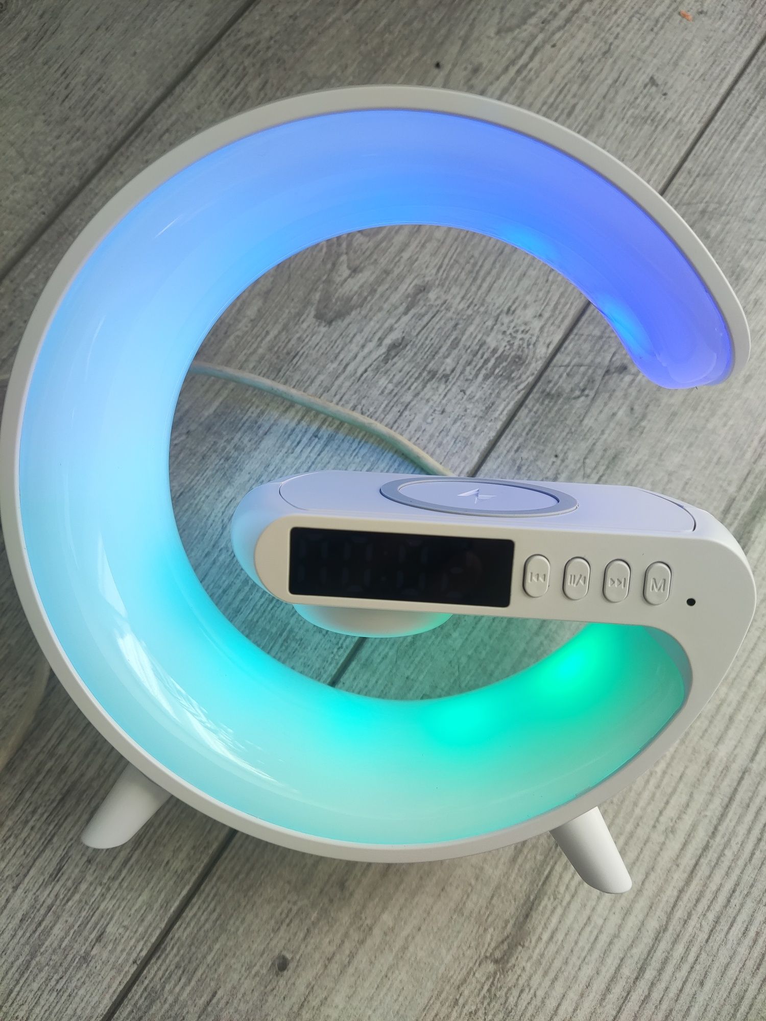 Głośnik Bluetooth z zegarem