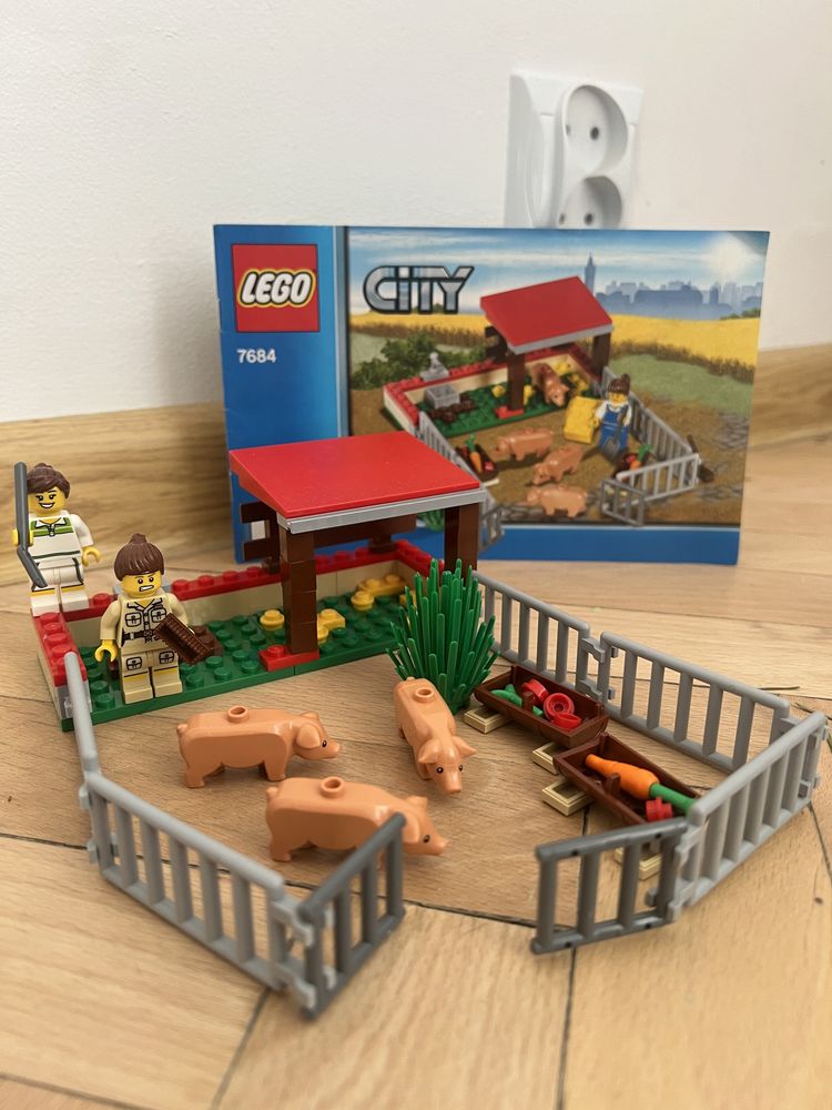 Lego City 7684 Hodowla świń i traktor