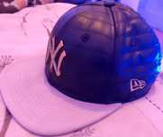 New Era 9FIFTY Edição Limitada com Símbolo NY Dourado
