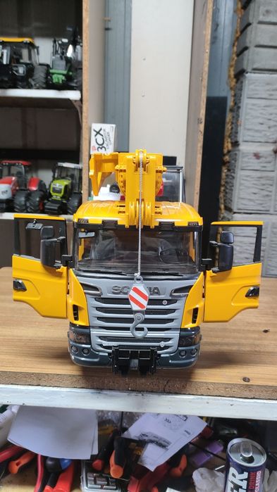 Bruder Scania liebherr