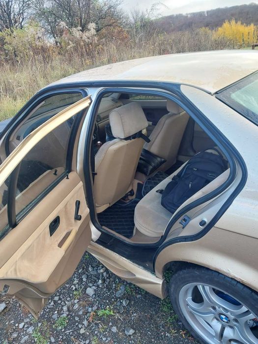 Продам BMW E36 1.8бензин