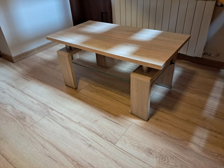 Stolik okolicznosciowy  ze szklana półką