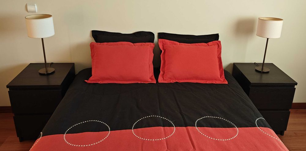 Edredão com 4 almofadas Vermelho Preto Branco