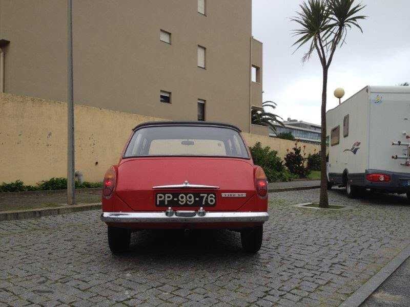 Austin 1300 GT - Um Clássico Britânico com Alma Desportiva