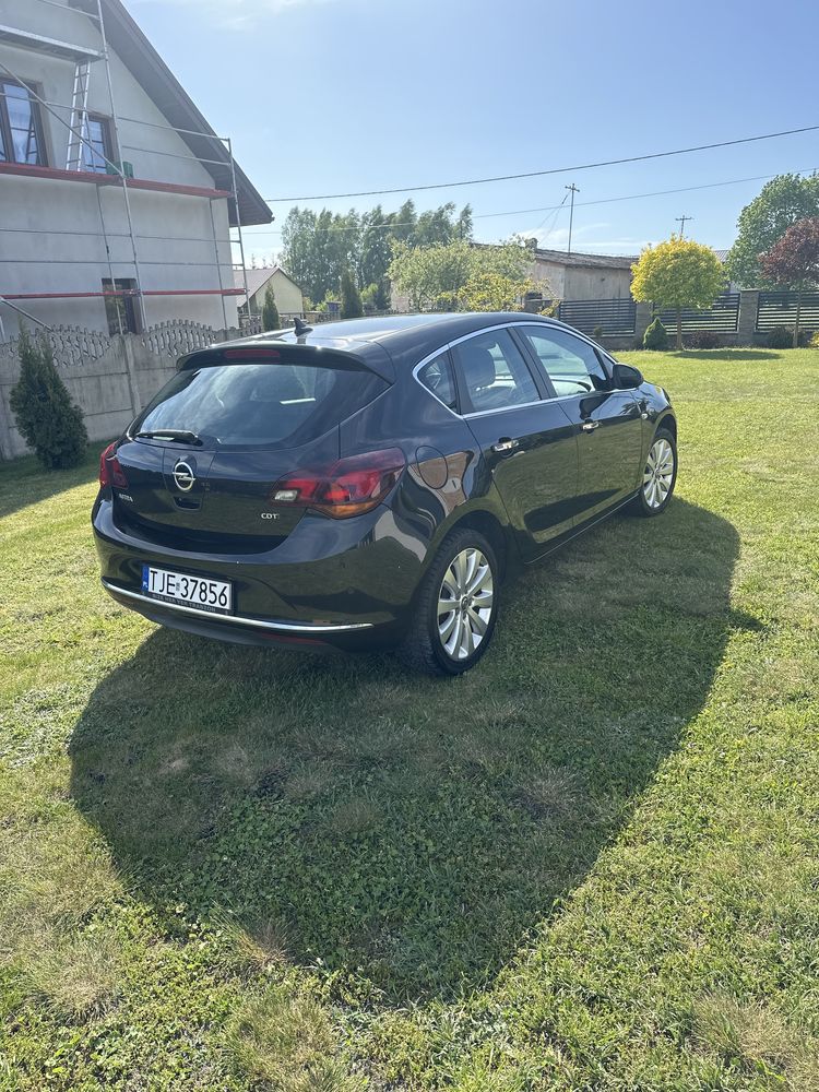 Astra j 2012 rok