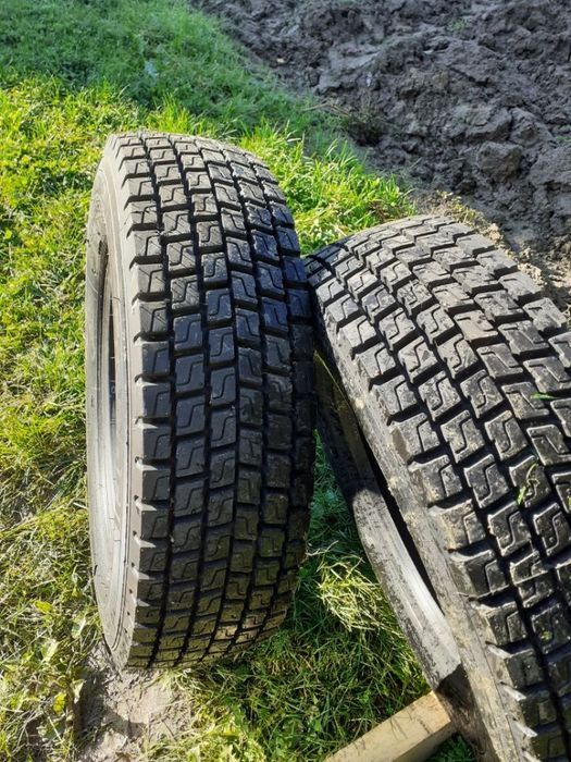 Wóz leśny do ciągnika z napędem,hamulcem najazdowym hydraulicznym.