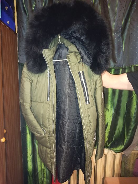 Продам теплую женскую курточку.