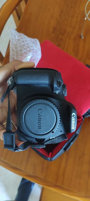 Câmera fotográfica Canon.
