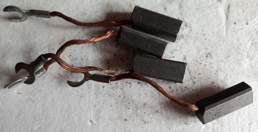 Щітка графітова( Щітка графітна).