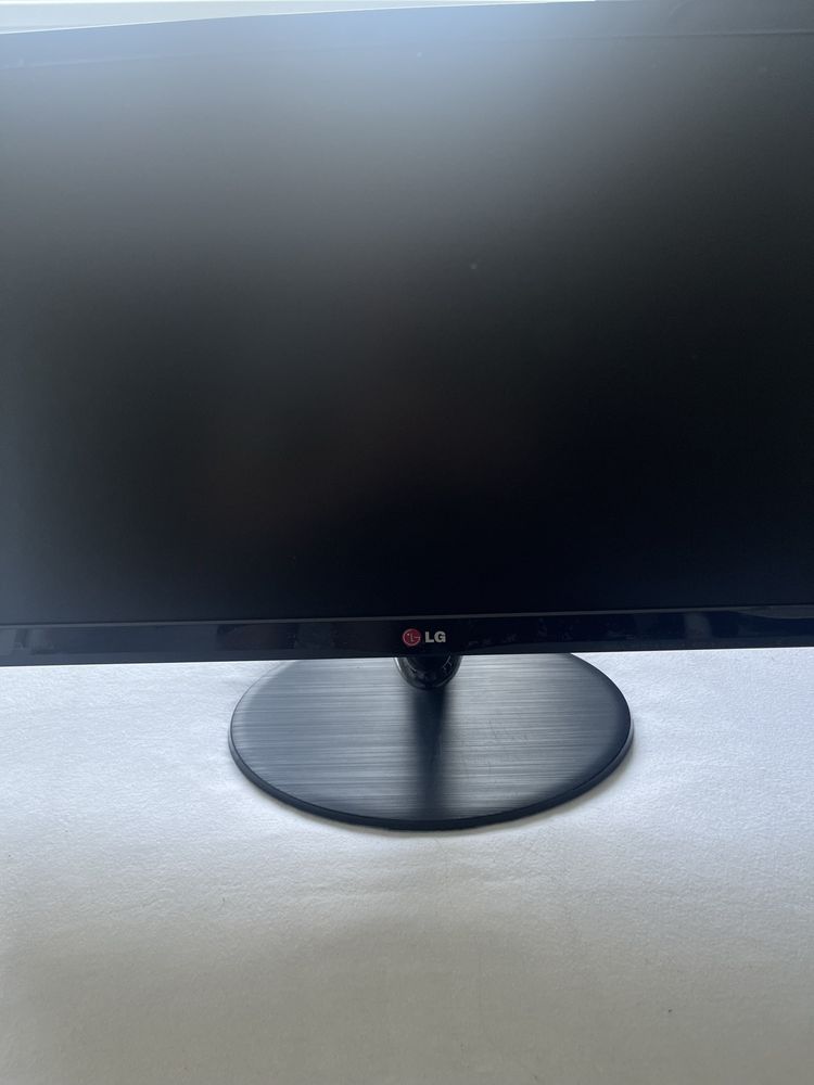 Monitor LG Flatron 24EA53VQ-P 24” IPS Full HD HDMI – sprawny