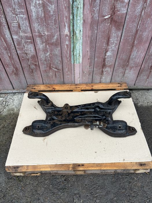 Передня балка Mitsubishi Grandis 2004-2011 роки