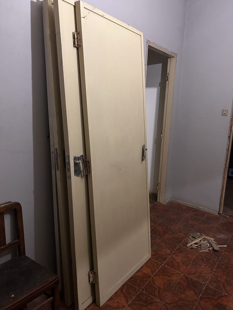 Portas de madeira antigas - boas para restaurar