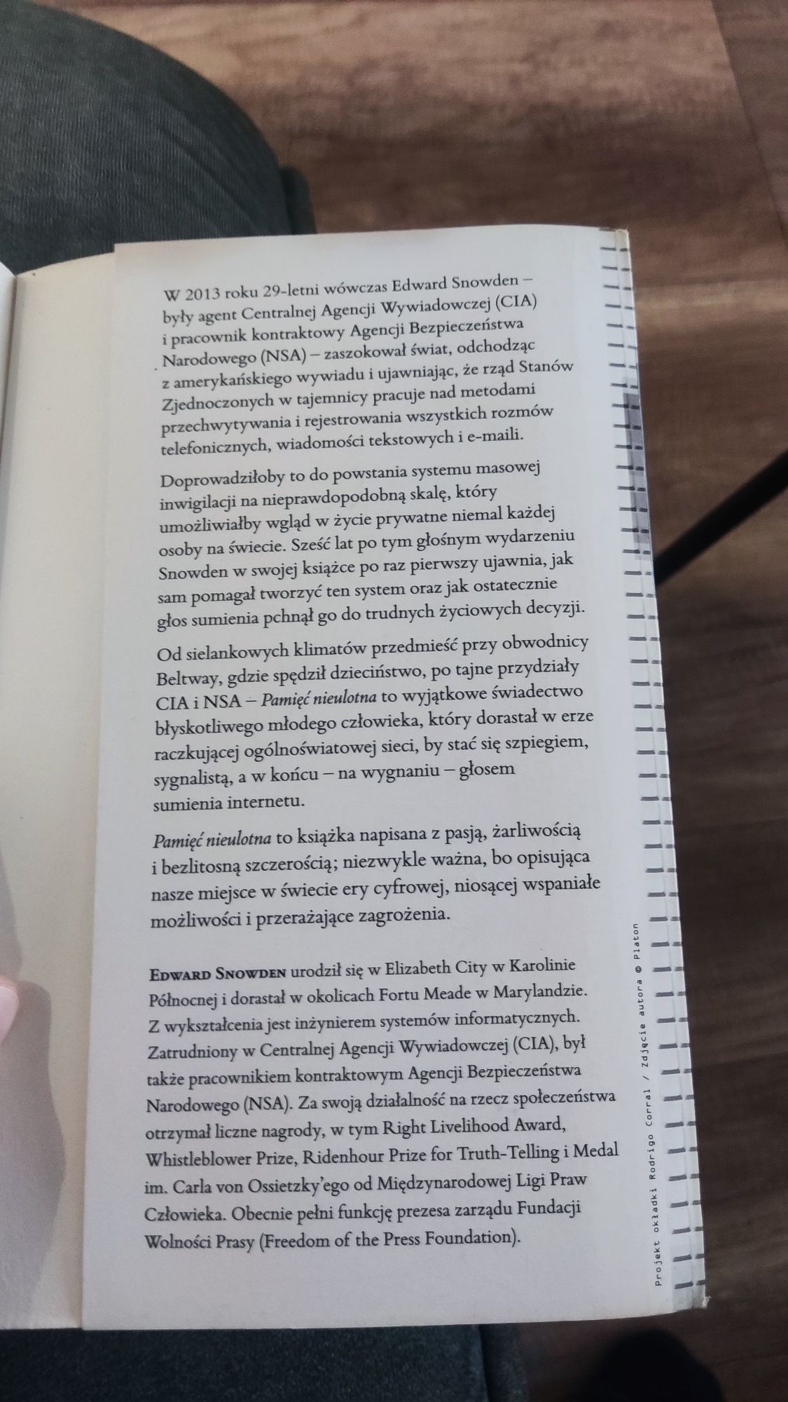 Pamięć nieulotna – Edward Snowden, autobiografia, stan bardzo dobry