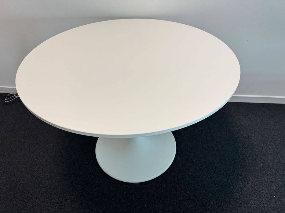 Mesa de refeições circular IKEA Docksta em bom estado