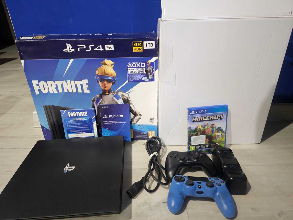 playstation 4 ps4 pro + box pudełko