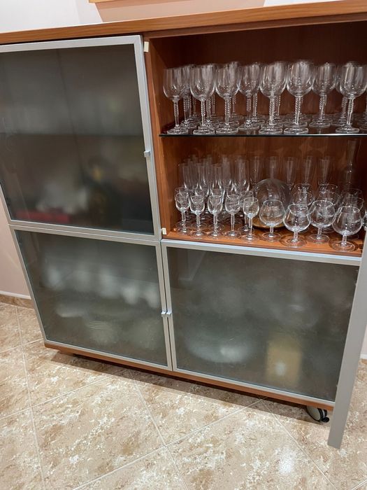 Móvel cristaleira de sala