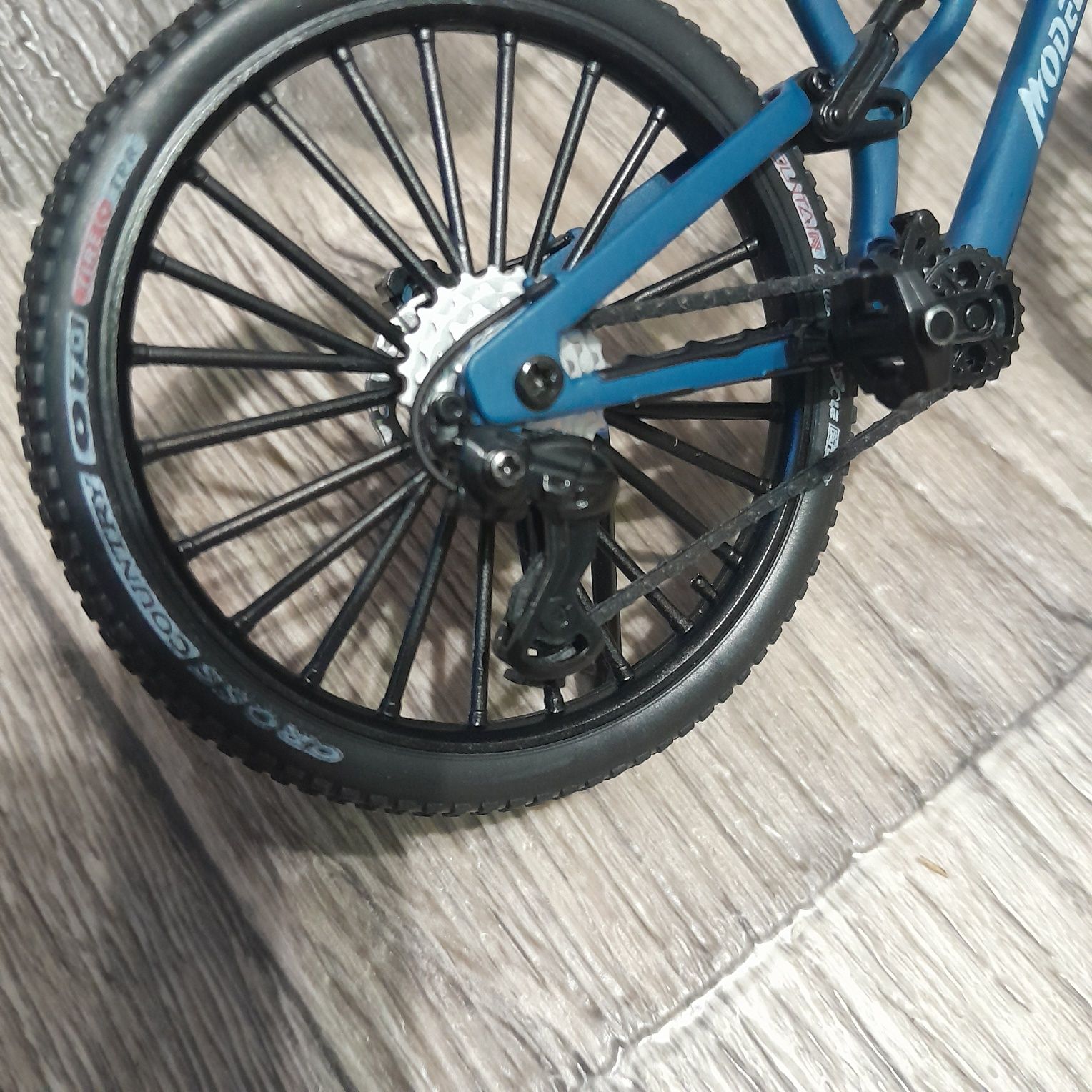 Велосипед  1 : 8