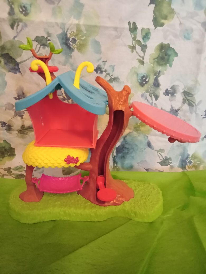 Domek  Enchantimals pszczoły i ślimak.
Stan bardzo dobry
 Polecam