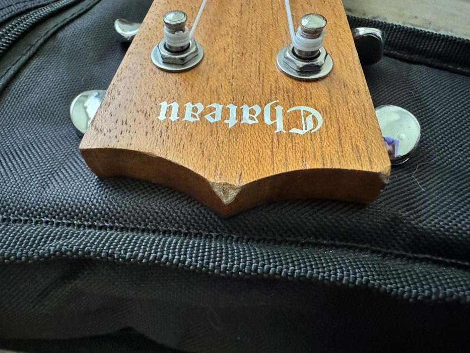 Ukulele Chateau MAS01 futerał Ever Pay i uchwyt Aroma