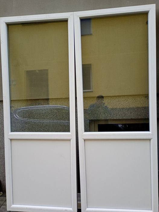 Witryna wewnątrz-sklepowa.