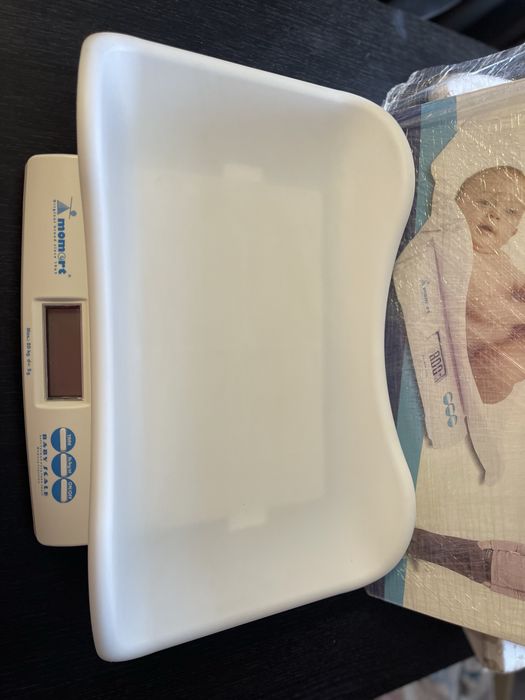 Ваги для зважуваня немовляти Momert