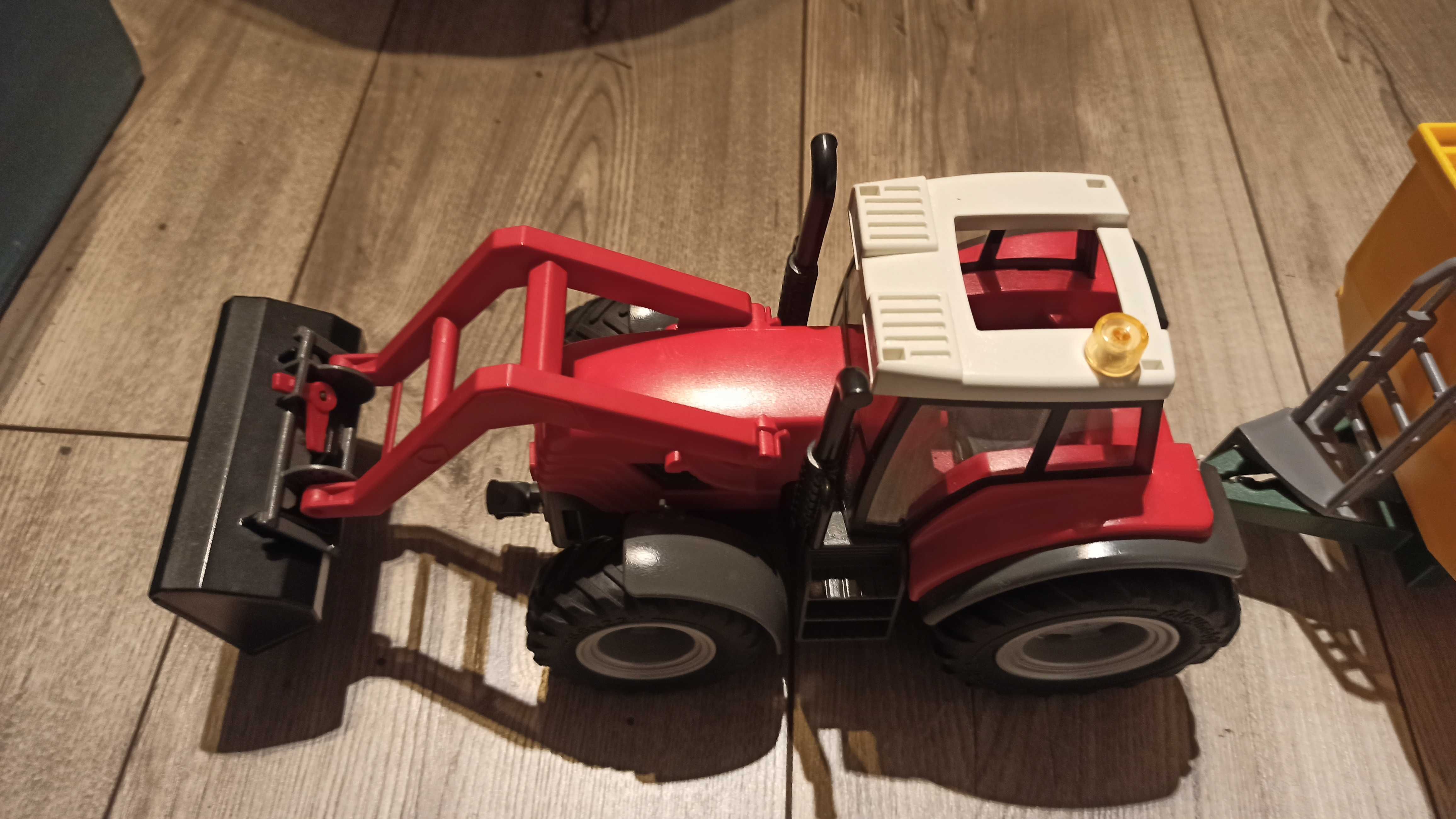 Traktor z przyczepa Playmobile