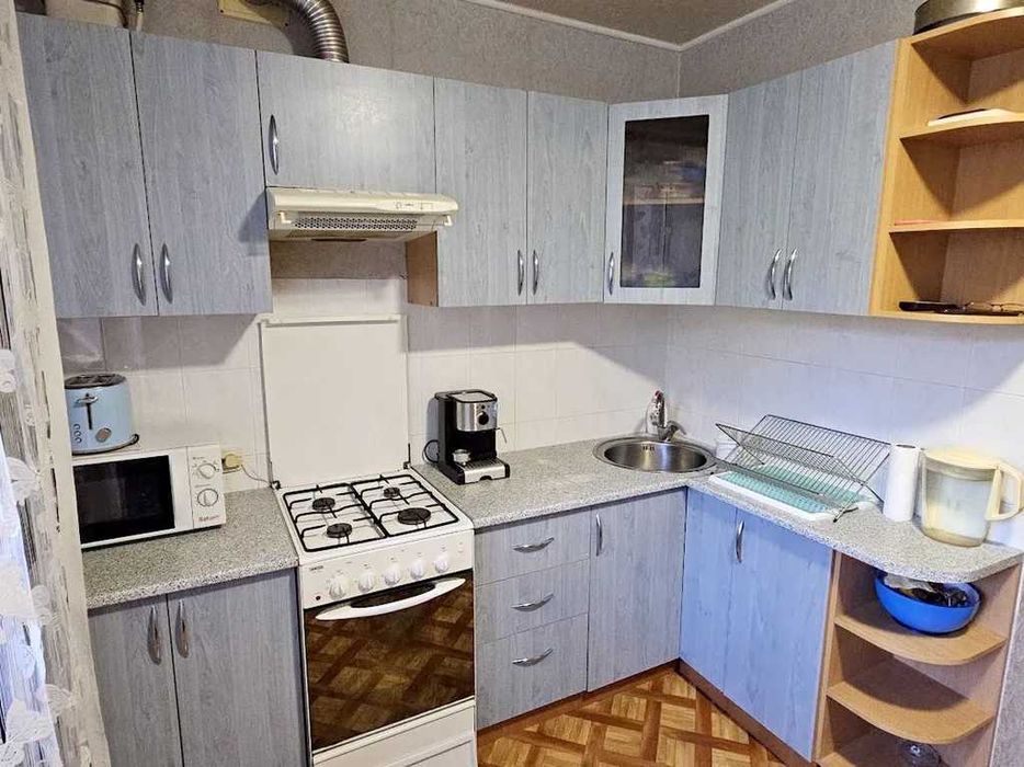 Продам просторную 2-к квартиру Донецкое шоссе Левобережный Караван