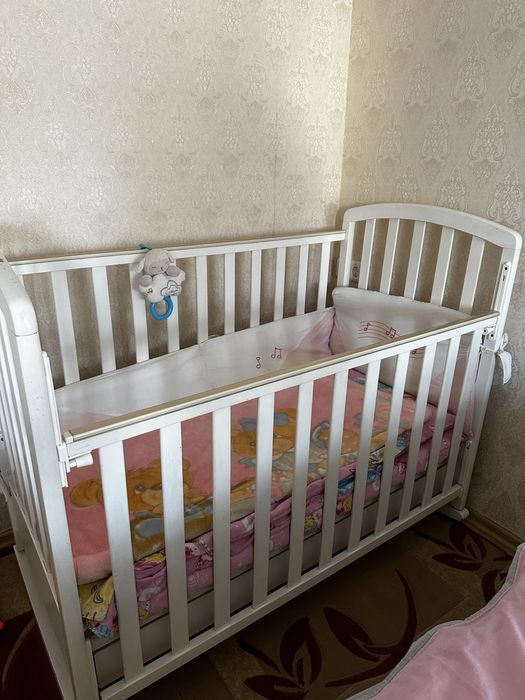 Дитяче ліжко з натур.дерева з повним комплектом від 0 до 5 років
